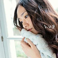 Yui aragaki HUG A.jpg