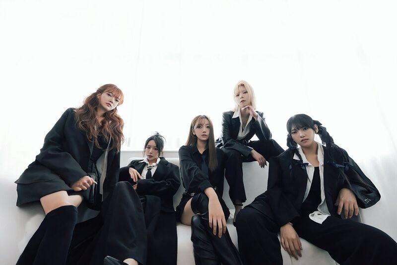 File:EPISODE - Look at Me promo.jpg