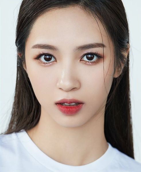 File:Cherry Bullet Jiwon.jpg