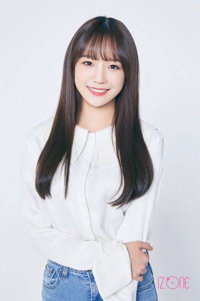 File:IZONE Jo Yuri.jpg