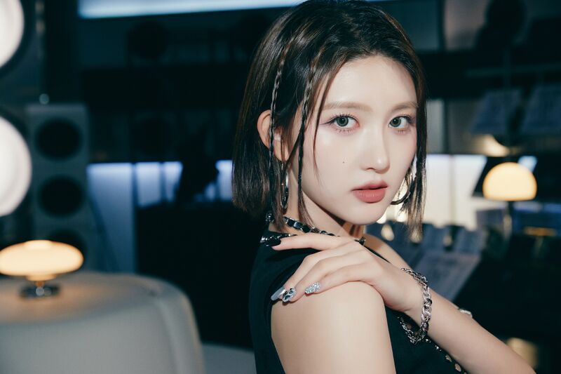 File:Gaeul - WAVE promo.jpg