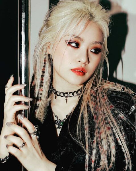 File:Kik5o - Voyager promo.jpg