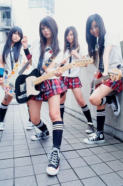 File:SCANDAL - BEAUTeen!! promo.jpg