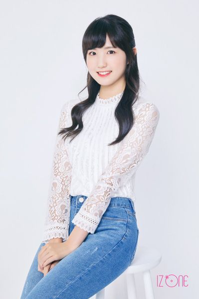 File:IZONE Honda Hitomi.jpg