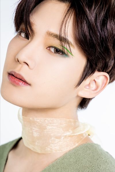 File:Yoondong - Enchant promo.jpg
