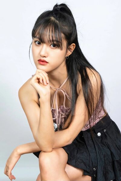 File:B-OURS Seyeon.jpg