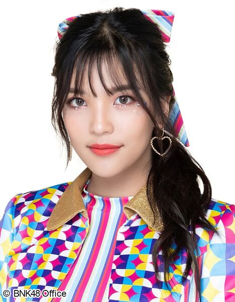 File:BNK48 Orn 2019.jpg
