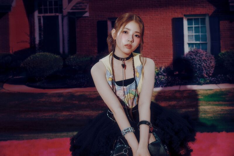File:Yoona - CURIOUS promo.jpg
