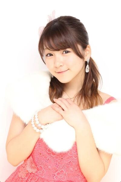 File:Mitsui Aika 2013.jpg