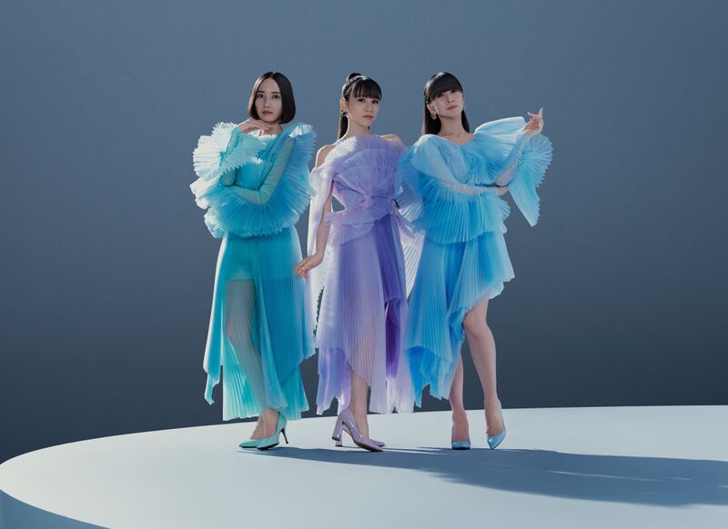 File:Perfume - Moon promo.jpg