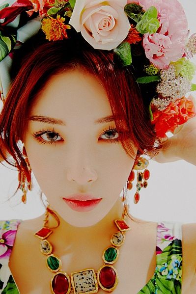 File:Chungha - PLAY promo.jpg