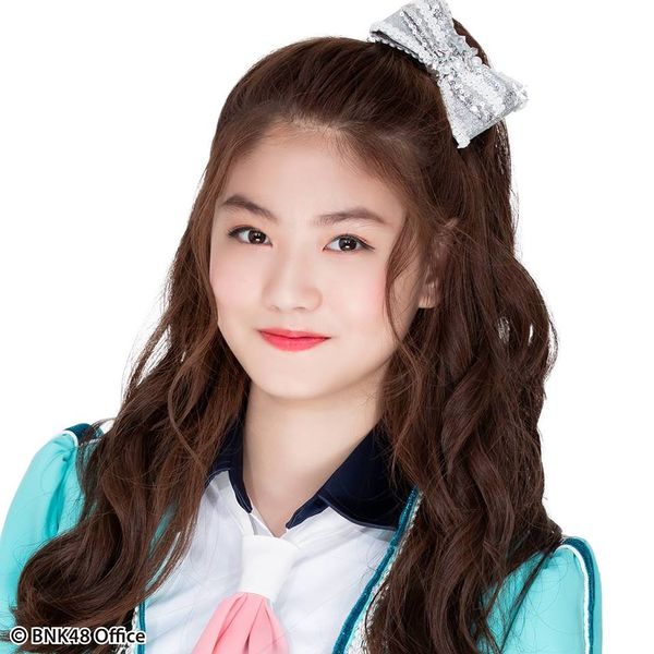 File:BNK48 View - BNK Festival promo.jpg
