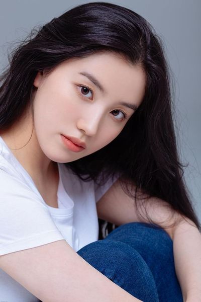 File:Xiyeon profile 2020.jpg