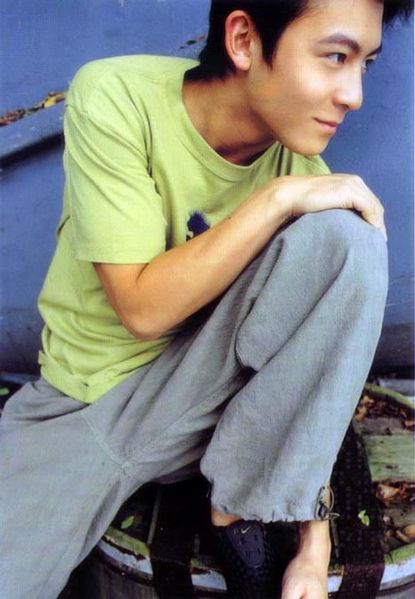 File:Edison Chen promoting Visual Diary (2001).jpg