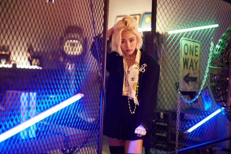 File:Wheein EASY promo.jpg