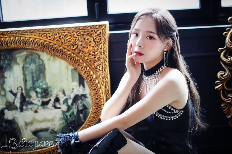 File:Shiho - Flamingo promo.jpg