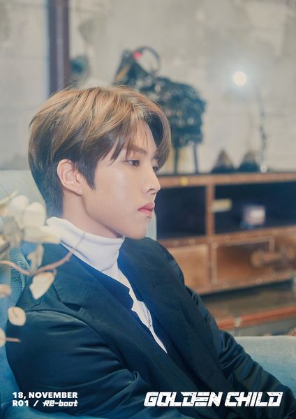 File:Daeyeol - RE-boot promo.jpg