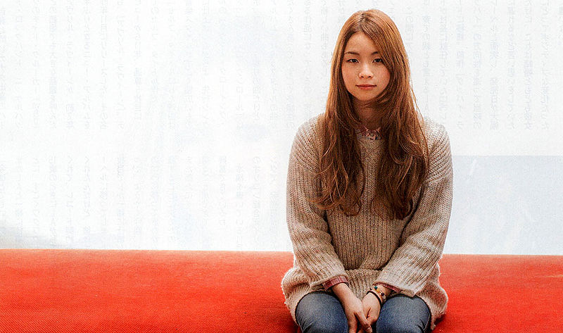 File:Flat Shoulder Rina.jpg