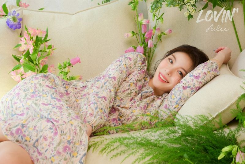 File:Ailee - LOVIN' promo.jpg