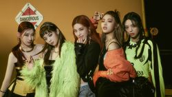 ITZY - GUESS WHO promo3.jpg