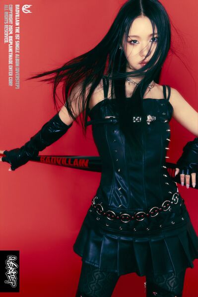 File:HU'E - OVERSTEP promo2.jpg