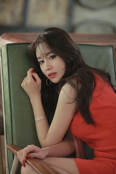 File:WhatsMyNameJiyeonPromo.jpg