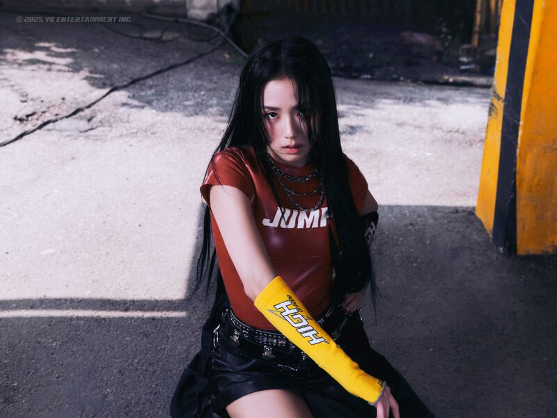 File:Jisoo - JUMP promo.jpg