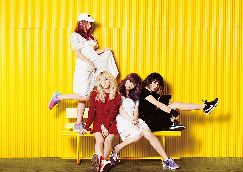 File:SCANDAL - YELLOW promo2.jpg