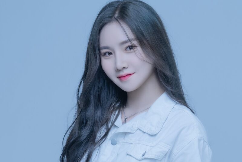File:IOLITE Hyemin.jpg