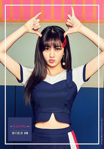 File:Jihyo - SIGNAL promo.jpg