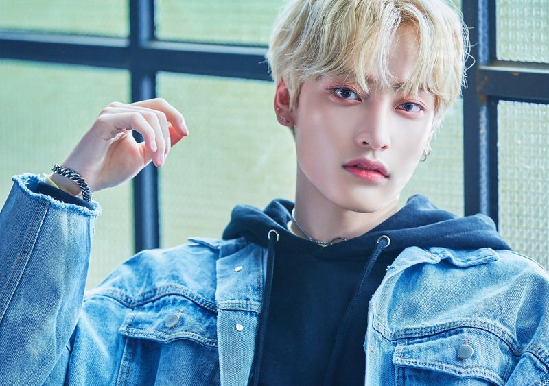File:Taeseon - RISING promo.jpg