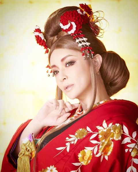 File:Ayumi Hamasaki haruyokoi promo.jpg