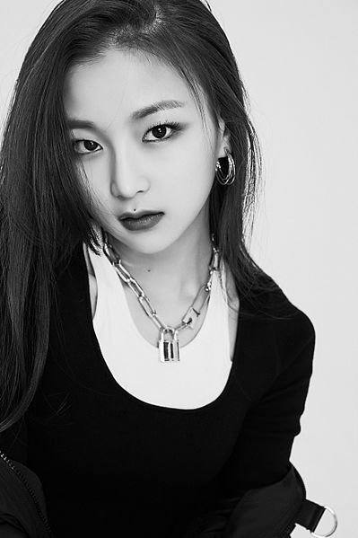 File:Seungeun - Dramatic promo.jpg