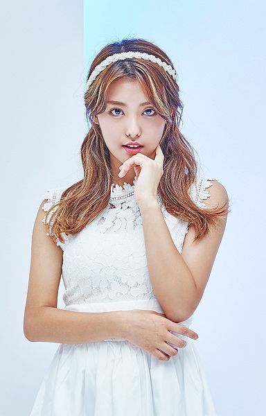 File:MOMOLAND Ah In.jpg