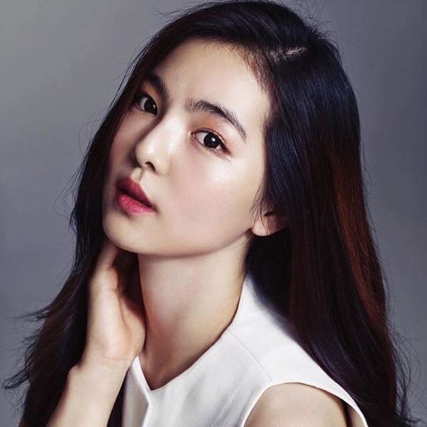 File:Suhyun SooA.jpg