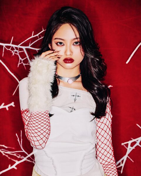 File:Yuri - ROSE promo.jpg