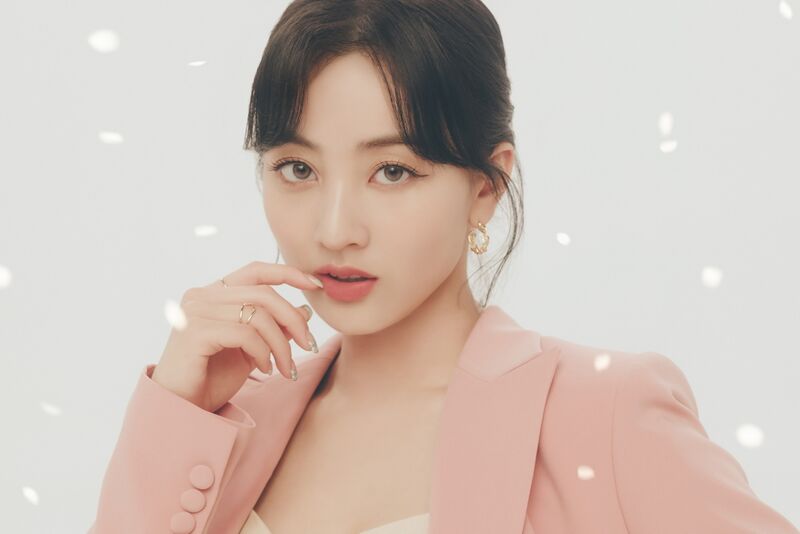File:Jihyo - TWICE4 promo.jpg