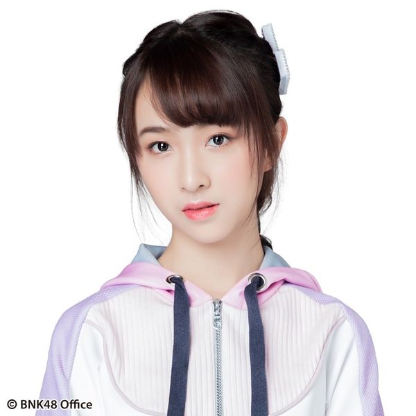 File:BNK48 Oom - Beginner promo.jpg