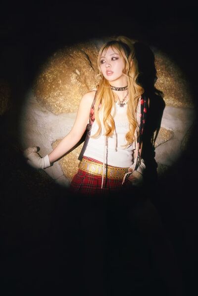 File:VIVI.jpg