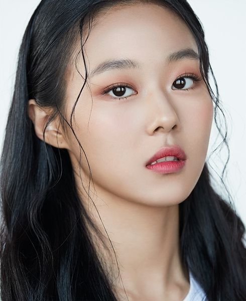 File:Cherry Bullet Chaerin.jpg