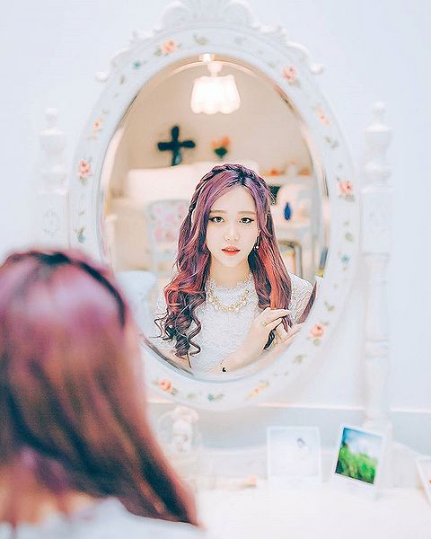 File:Seeun promoting ZZZ.jpg