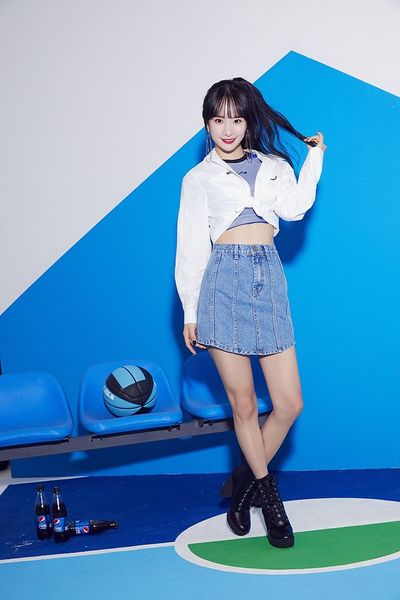File:Seola - STRONG promo.jpg