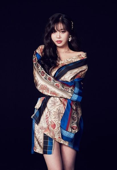 File:Soojin - LATATA promo.jpg