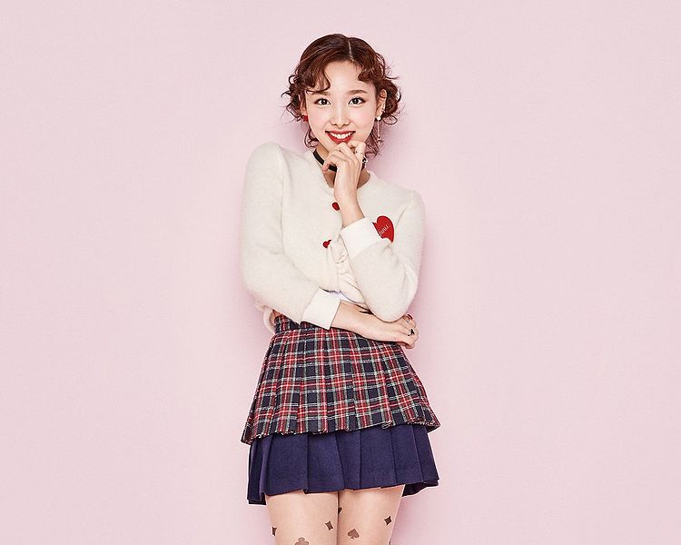 File:Nayeon - TWICEcoaster 2 promo.jpg