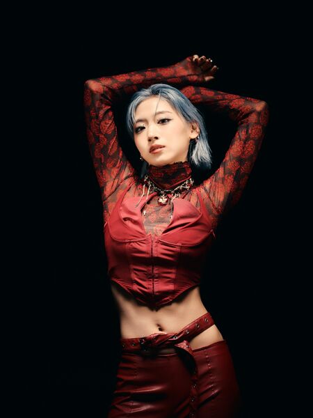 File:Jisoo - HANA promo.jpg
