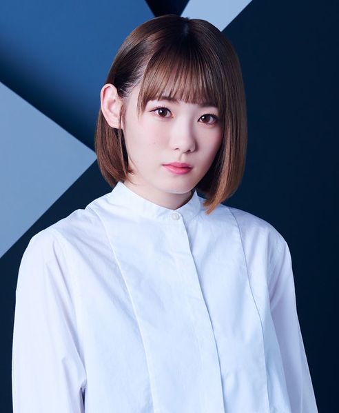 File:Keyakizaka46 Koike Minami - Ambivalent promo.jpg