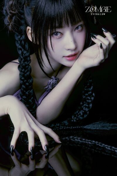 File:Sihyeon - ZOMBIE promo2.jpg