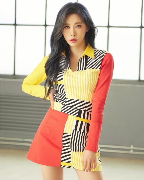 File:Yerin - TALK promo.jpg