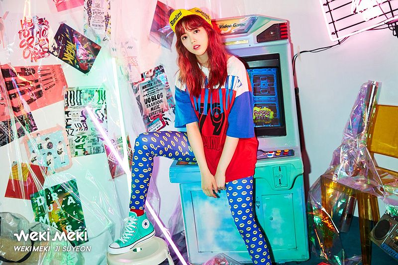 File:Sooyeon - WEME promo.jpg