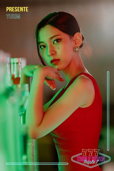 File:Yurim - PRESENTE promo.jpg